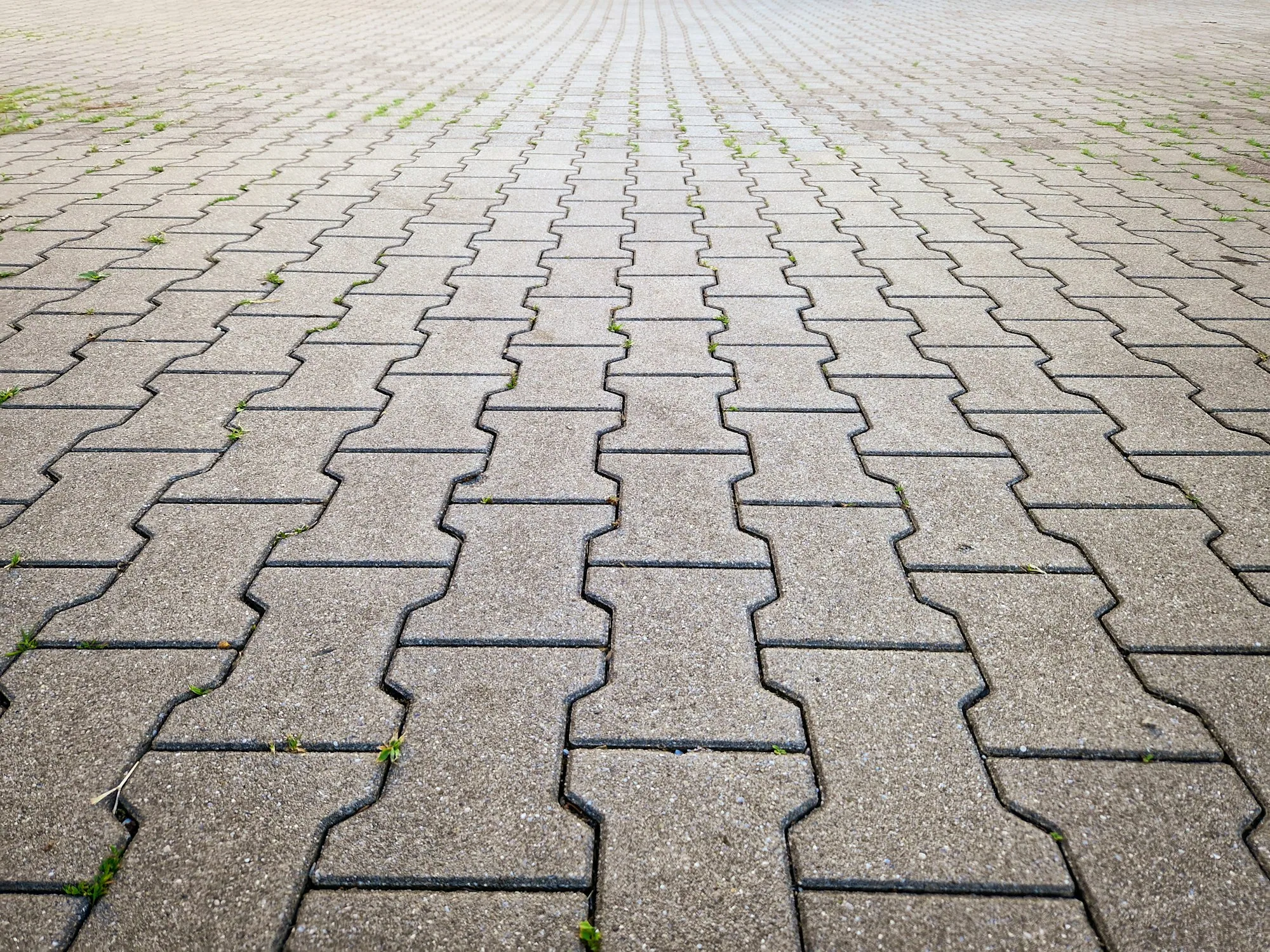 Plac manewrowy przy budynku usługowym — KROSNO, BIAŁOBRZEGI